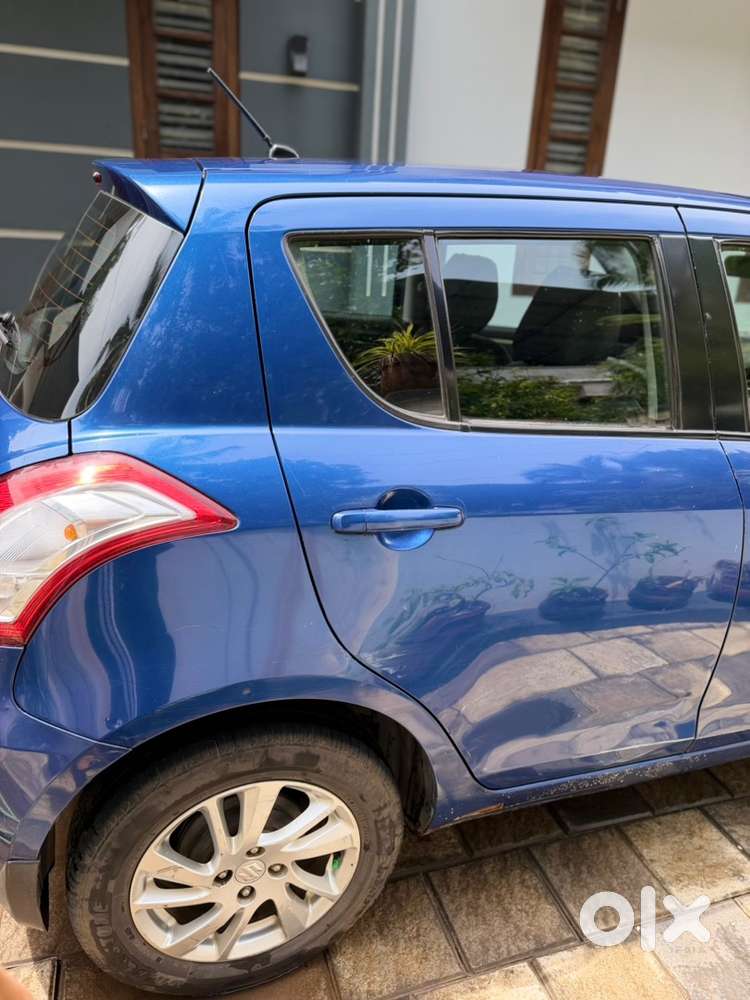 Maruti Suzuki Swift Petrol 2012