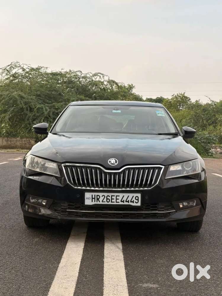 Skoda Superb [ ] 1.8 Style Tsi At, 2019, Petrol