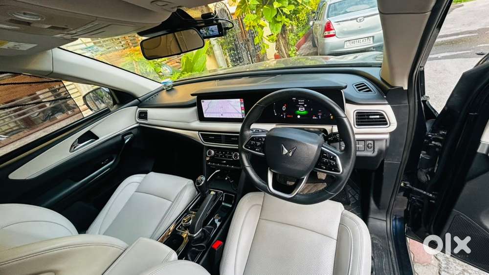 Mahindra Xuv700 2022 Petrol Well Maintained