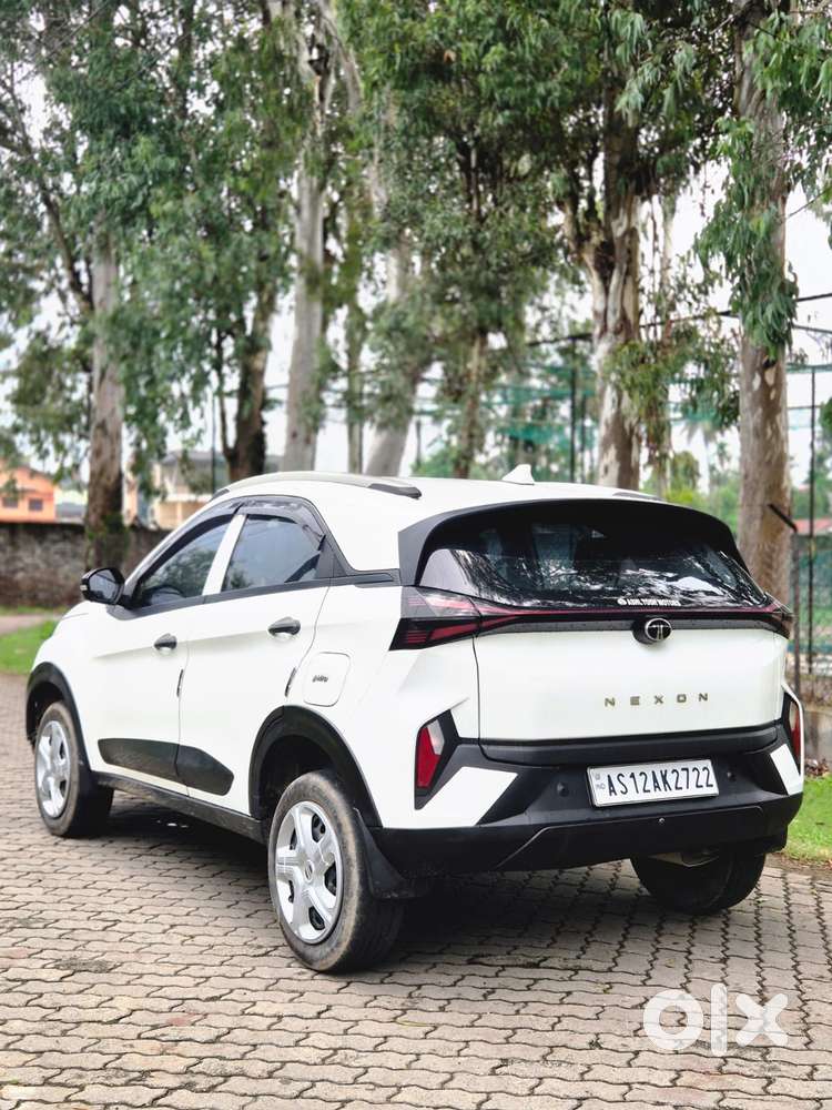 Tata Nexon Smart Plus1.2 Revotron Petrol 5 Mt, 2024