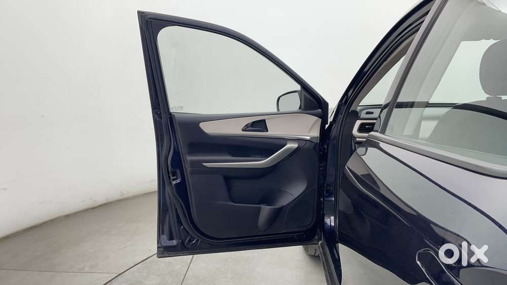 Mahindra Xuv700 2.2 Ax 3 Diesel Mt 5 Str, 2022, Diesel