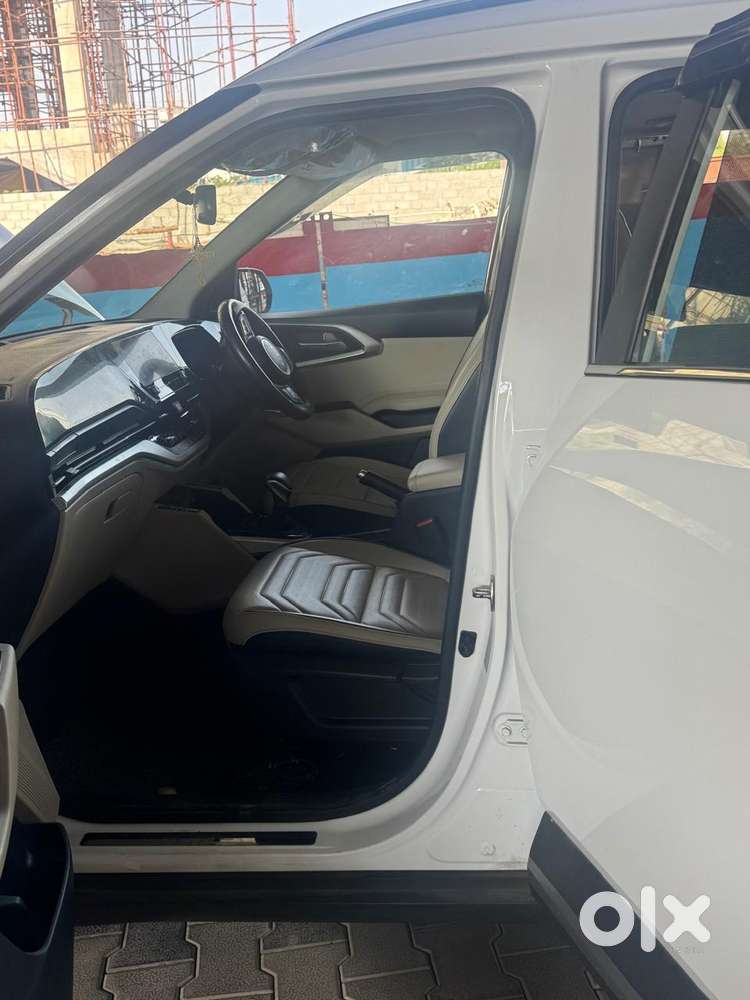 Kia Carens Luxury (o)1.5 Diesel At 7 Str, 2022, Diesel
