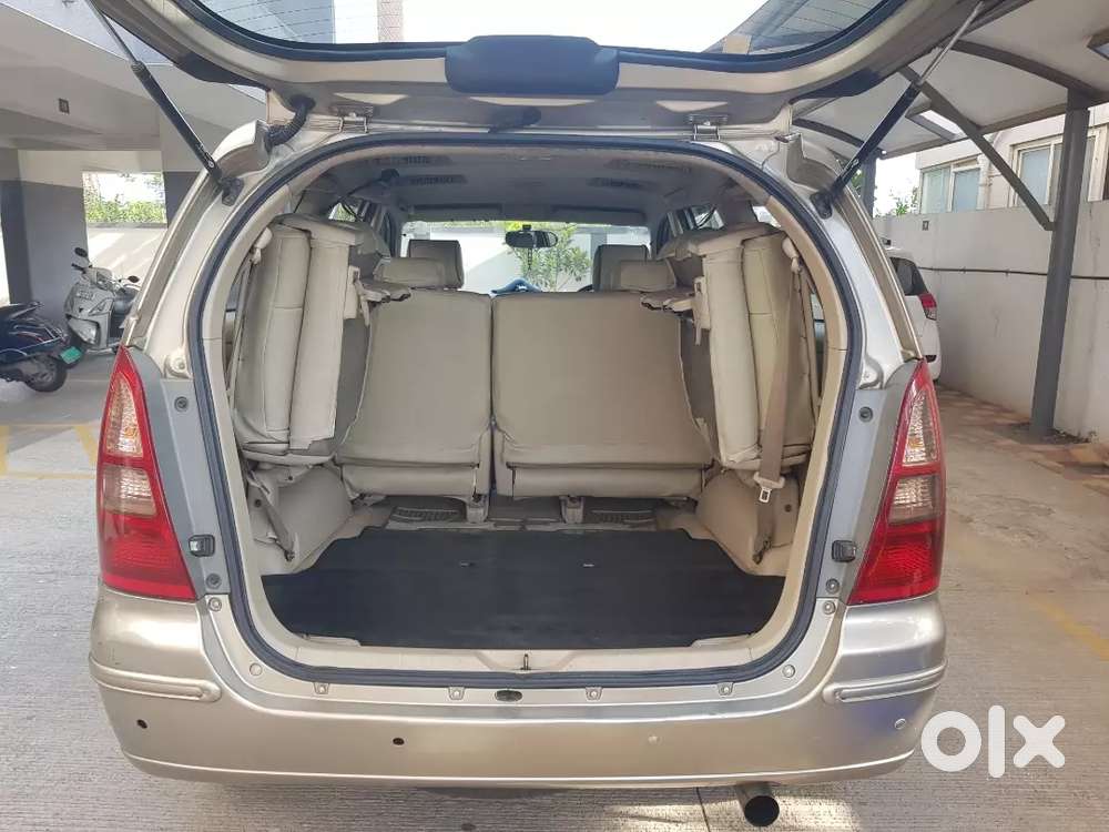 Toyota Innova 2.5-g