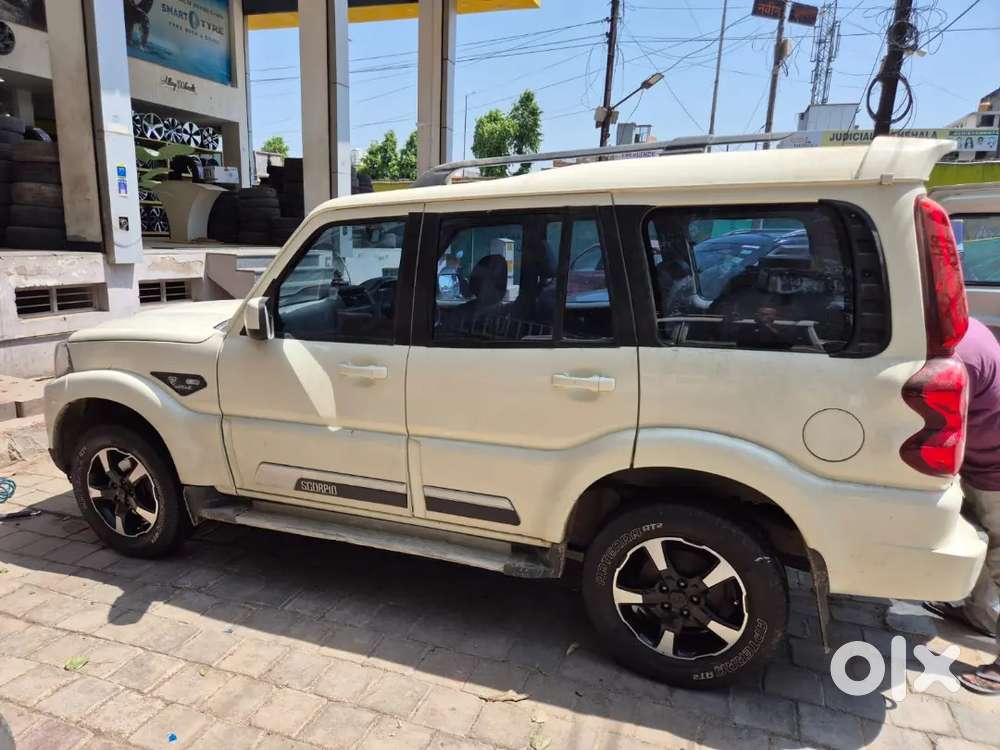 Mahindra Scorpio Classic 2022 Diesel 82000 Km Driven