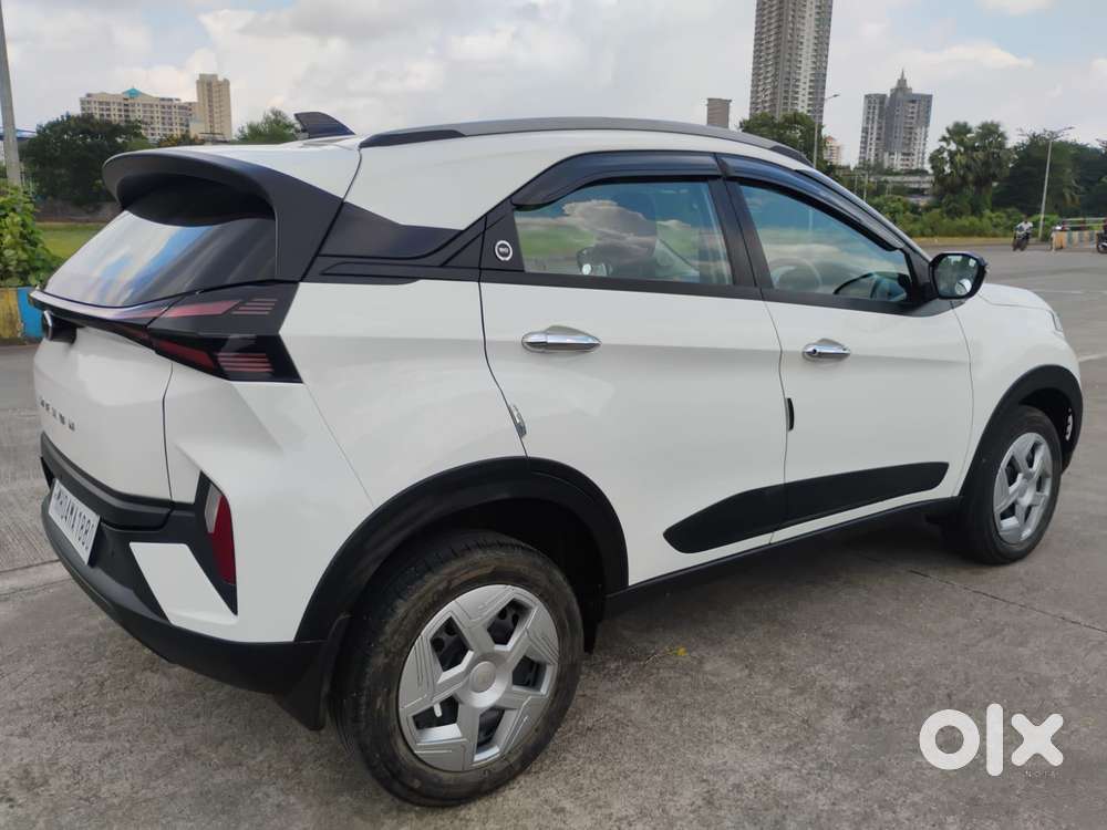 Tata Nexon Pure (s) 1.2 Petrol 6amt, 2024, Petrol