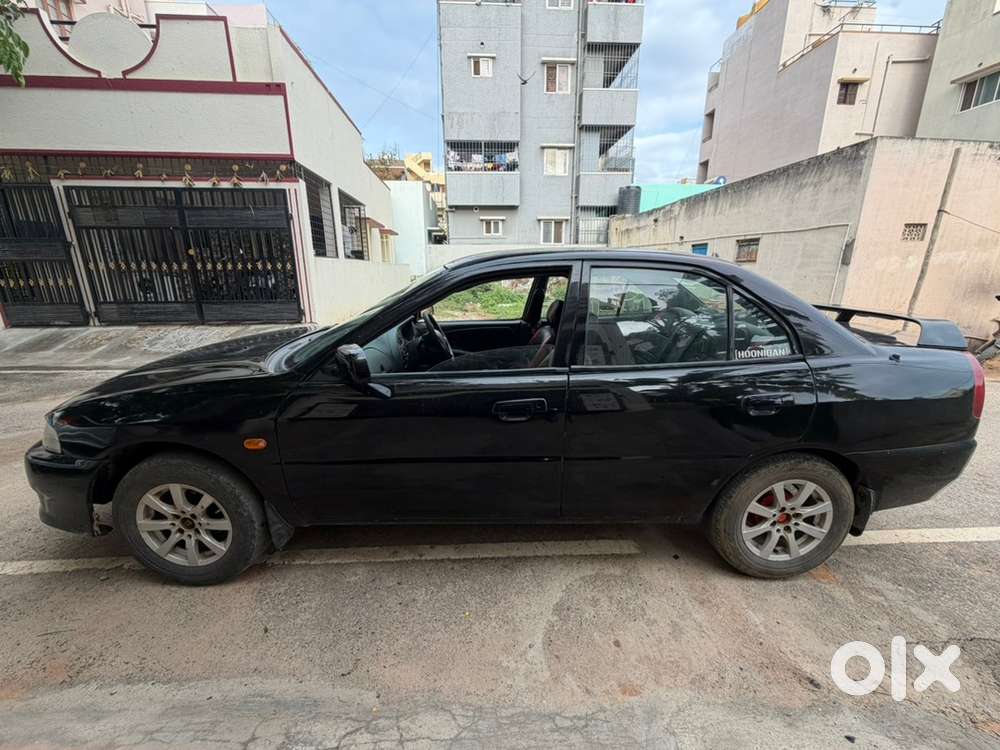 Mitsubishi Lancer Petrol 2000
