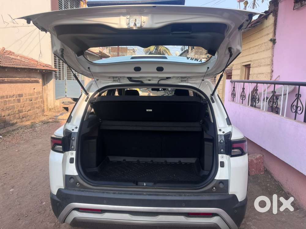 Maruti Suzuki Brezza 2024 Petrol Good Condition,low Range Running