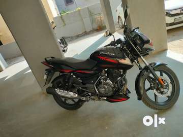 bajaj pulsar 150 standard