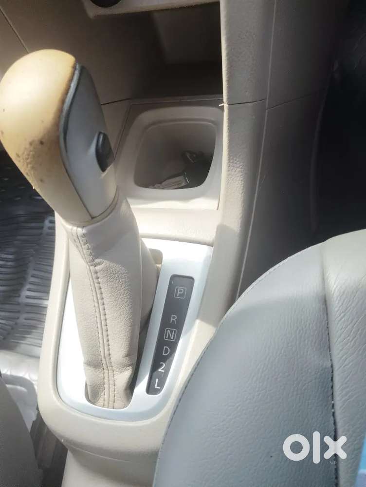 Automatic  Maruti Suzuki Swift Dzire 2014 Petrol89000km Driven