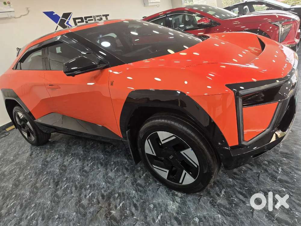 Mahindra Be 6 2025 Electric 4000 Km Driven