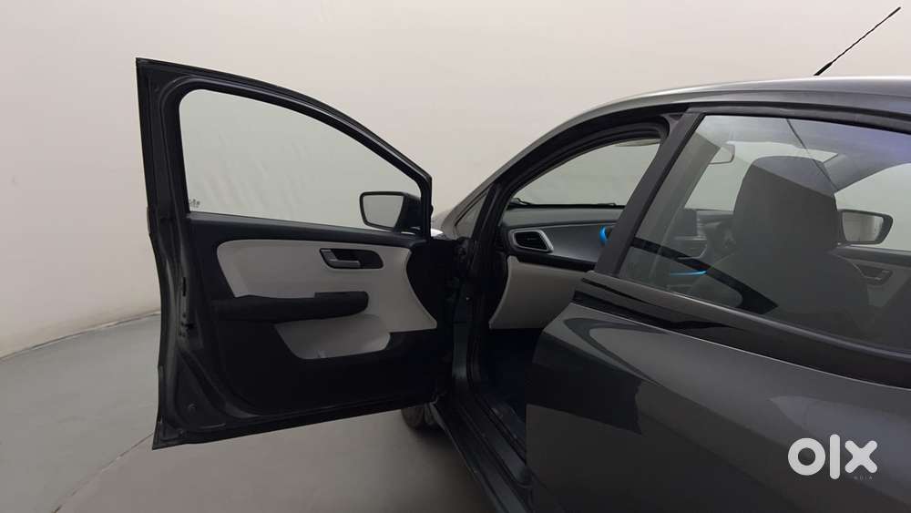 Tata Altroz Xz, 2023, Petrol