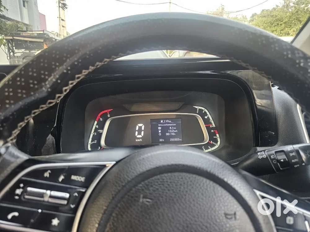 Kia Sonet Htk Plus Diesel Under Warrenty