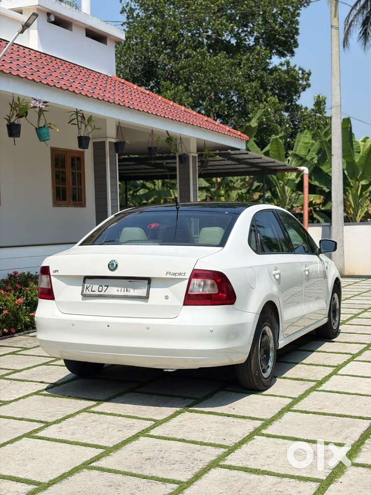 Skoda Rapid 1.6 Mpi Ambition, 2012, Petrol