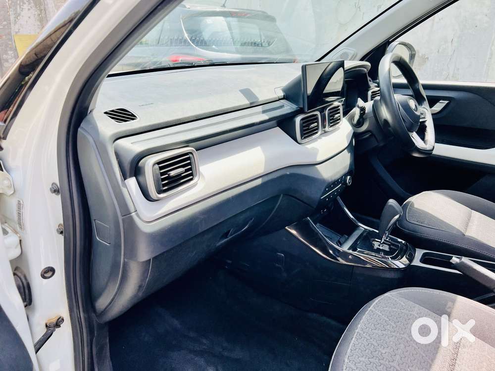 Tata Punch Creative Dual Tone Amt Sunroof, 2026, Petrol