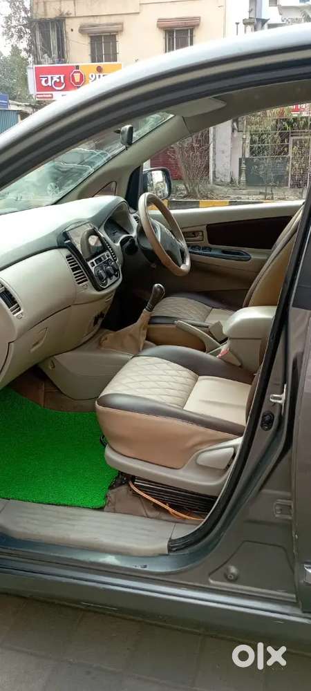 Toyota Innova 2012