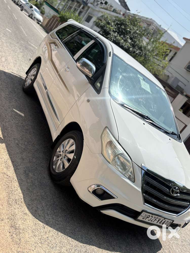 Toyota Innova 2.5 Vx 8 Str Bs-iii, 2014, Diesel