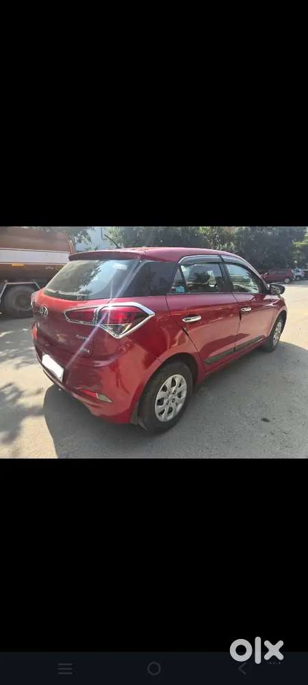 Hyundai I20 2017 Petrol Well Maintained With Running Insurance