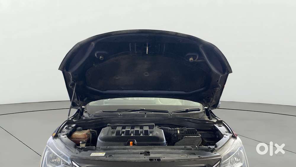 Mahindra Xuv700 2.0 Ax 7 Petrol Mt Str, 2021, Petrol