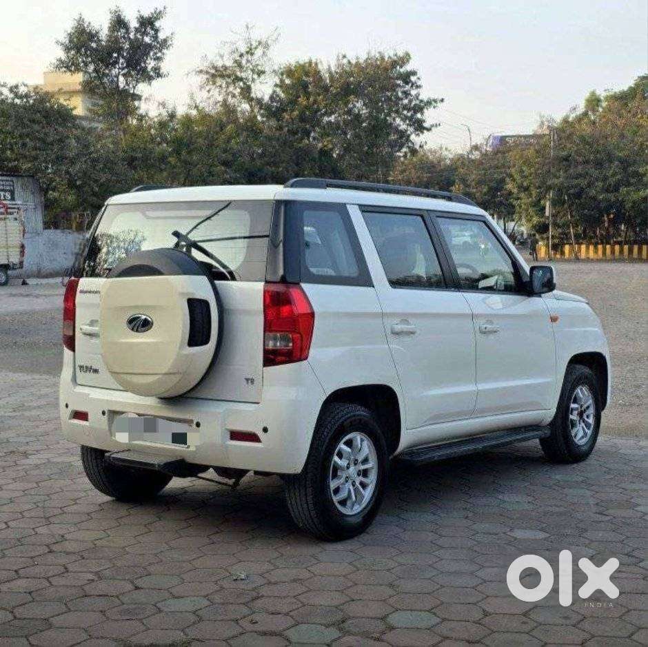 Mahindra Tuv 300 Mhawk100 T8, 2017, Petrol
