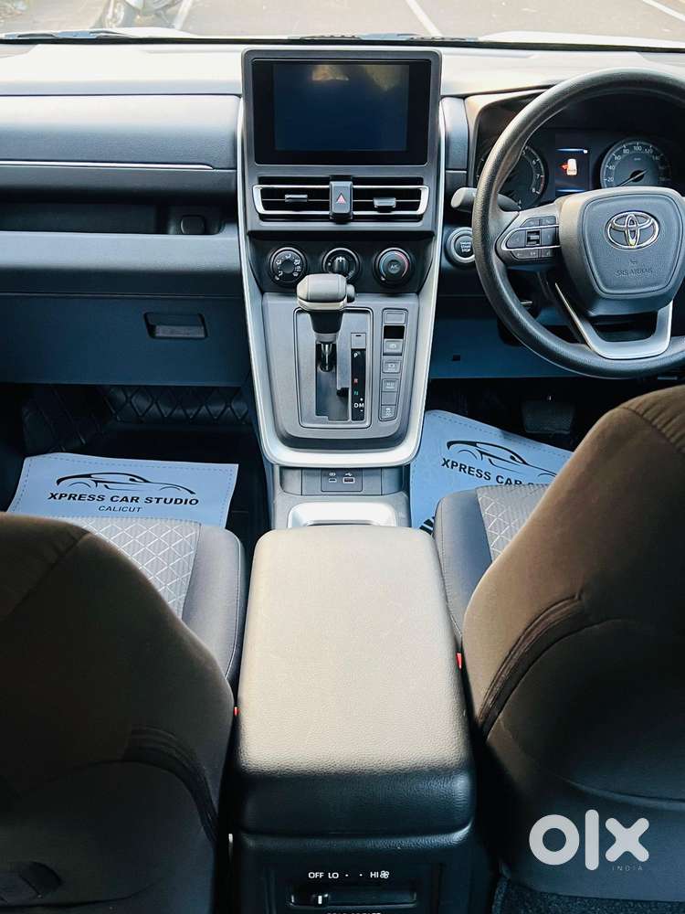 Toyota Innova Hycross 2.0 Gx 8 Str, 2023, Petrol