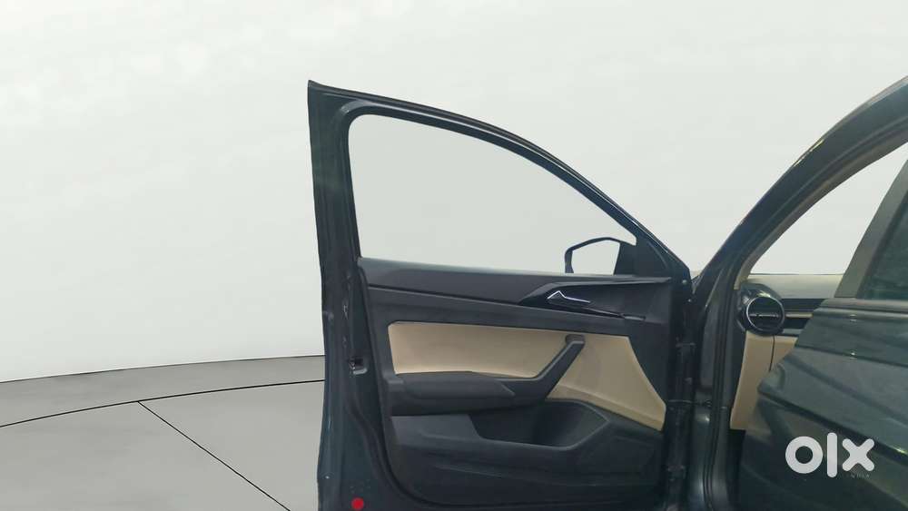 Skoda Slavia Ambition 1.0l Tsi Mt, 2023, Petrol