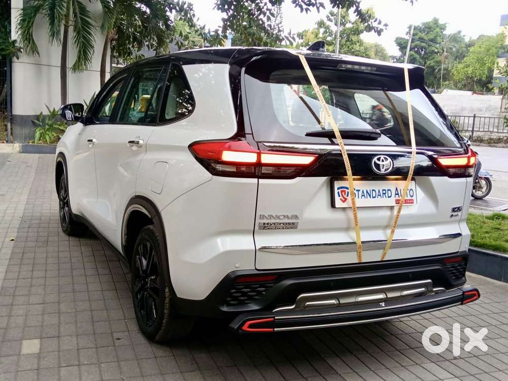 Toyota Innova Hycross 2.0 Zx Hybrid 7 Str, 2025, Petrol