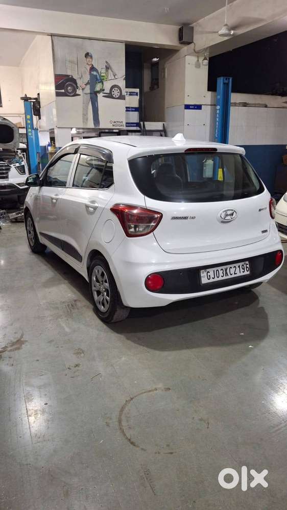Grand I10 Sportz 1.1
