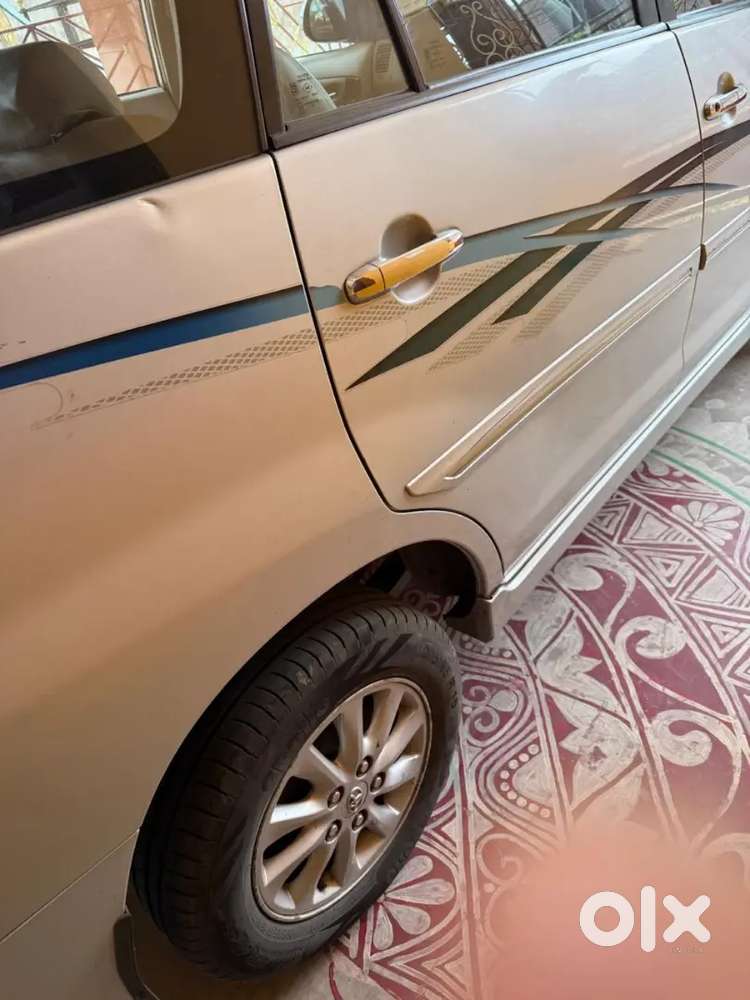 Toyota Innova 2012 Diesel 45000 Km Driven