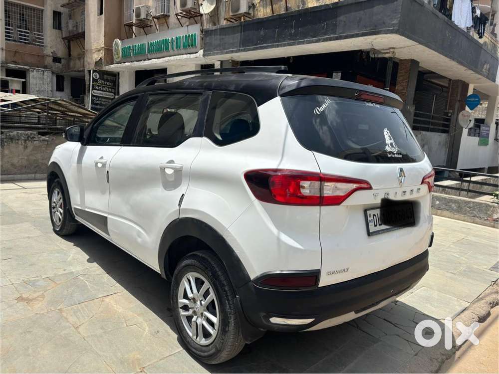 Renault Triber Rxt, 2022, Petrol