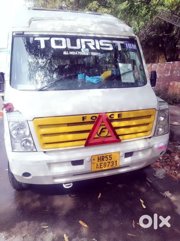 Force Motors 25 Seater Ac Traveller