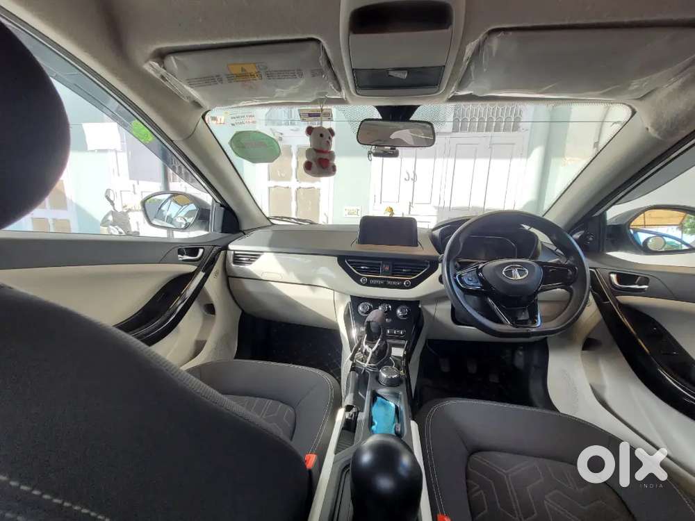 Tata Nexon 2020 Xz Petrol Manual Calgary White