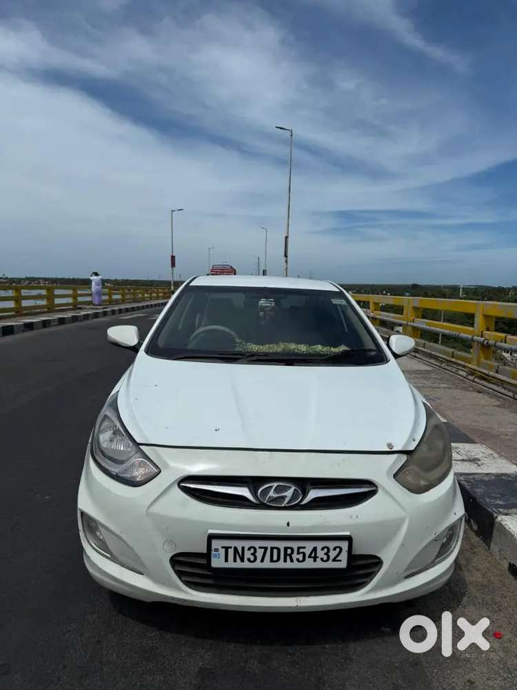 Hyundai Fluidic Verna 2012