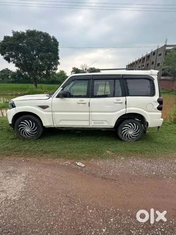 Mahindra Scorpio Classic 2015 Diesel Manual