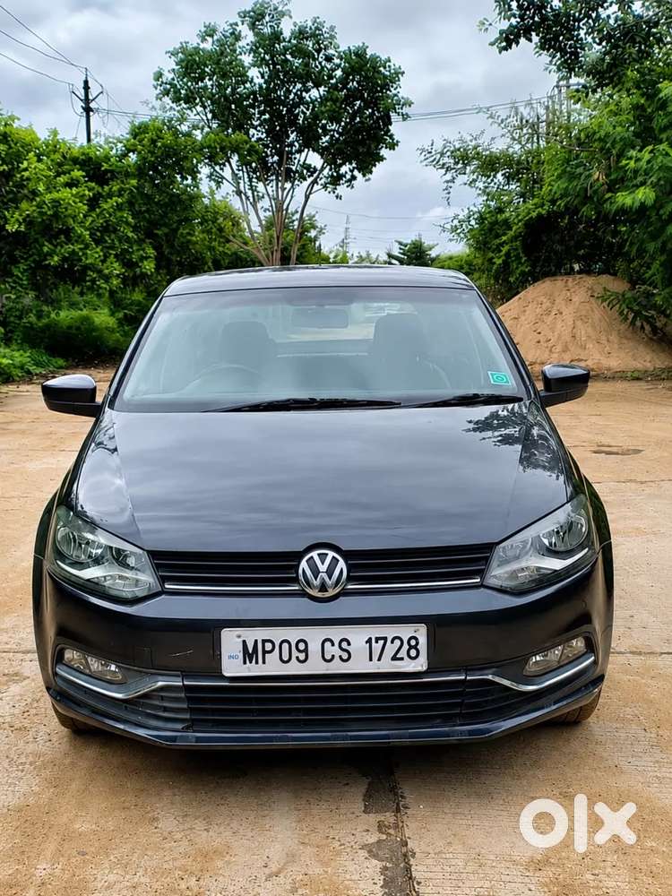 Volkswagen Polo Petrol Highline 1.2l, 2015, Petrol
