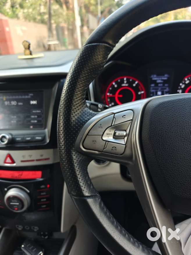 Mahindra Xuv300 W8 (o) 1.5 Diesel Amt, 2022, Diesel