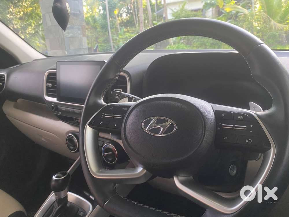 Hyundai Venue Petrol 2025