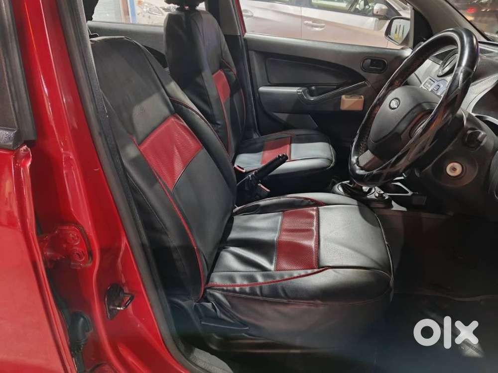 Ford Figo, 2015, Petrol