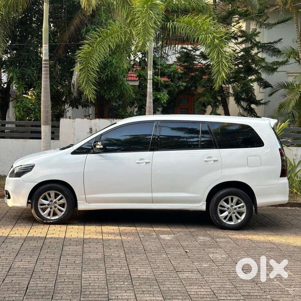 Toyota Innova 2015 Diesel Well Maintained