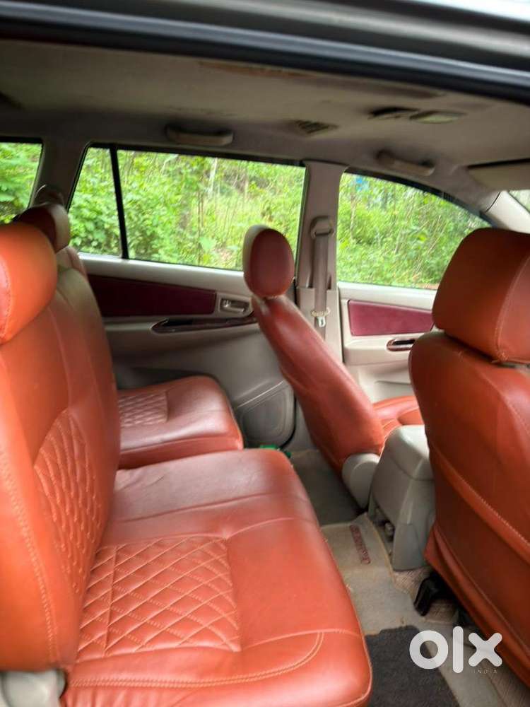 Toyota Innova 8 Seater