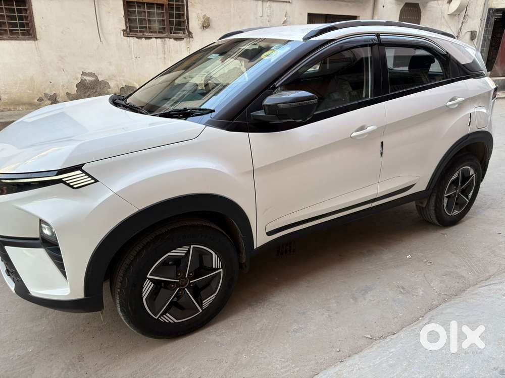 Tata Nexon Creative Plus 1.2 Revotron Petrol 6 Amt, 2024, Petrol