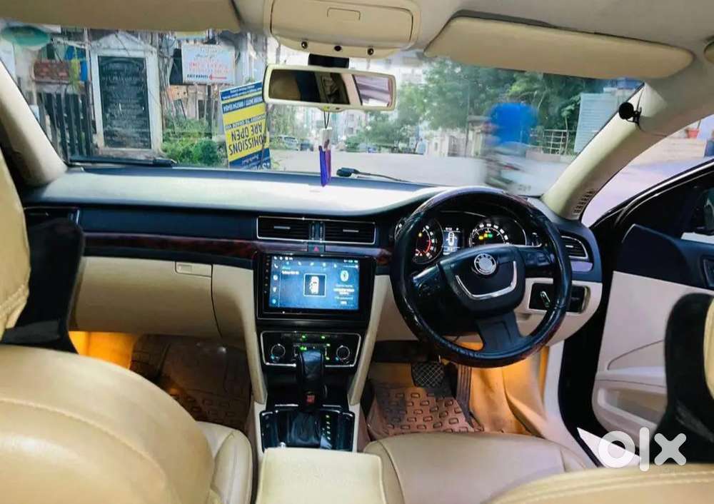 Skoda Superb 2014 Diesel 82300 Km Driven