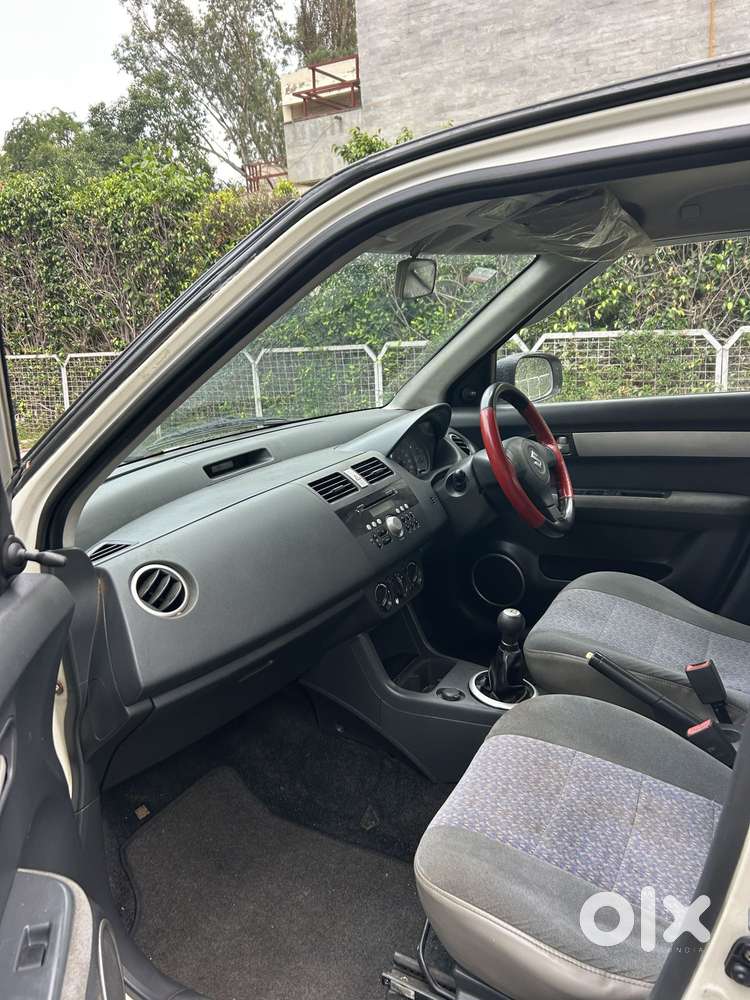 Maruti Suzuki Swift Dzire Vxi Optional, 2011, Petrol
