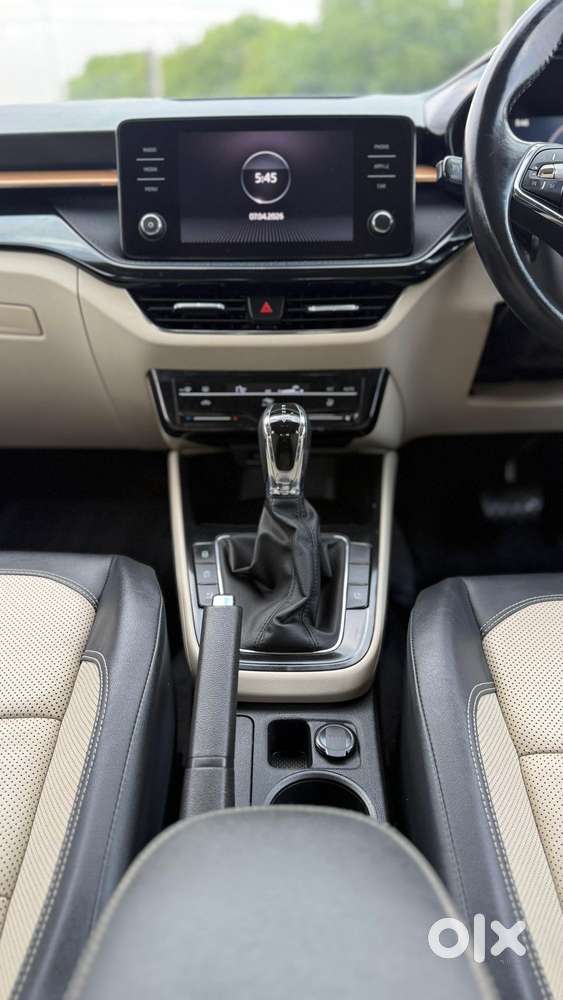 Skoda Slavia 1.0 Tsi Style At, 2023, Petrol