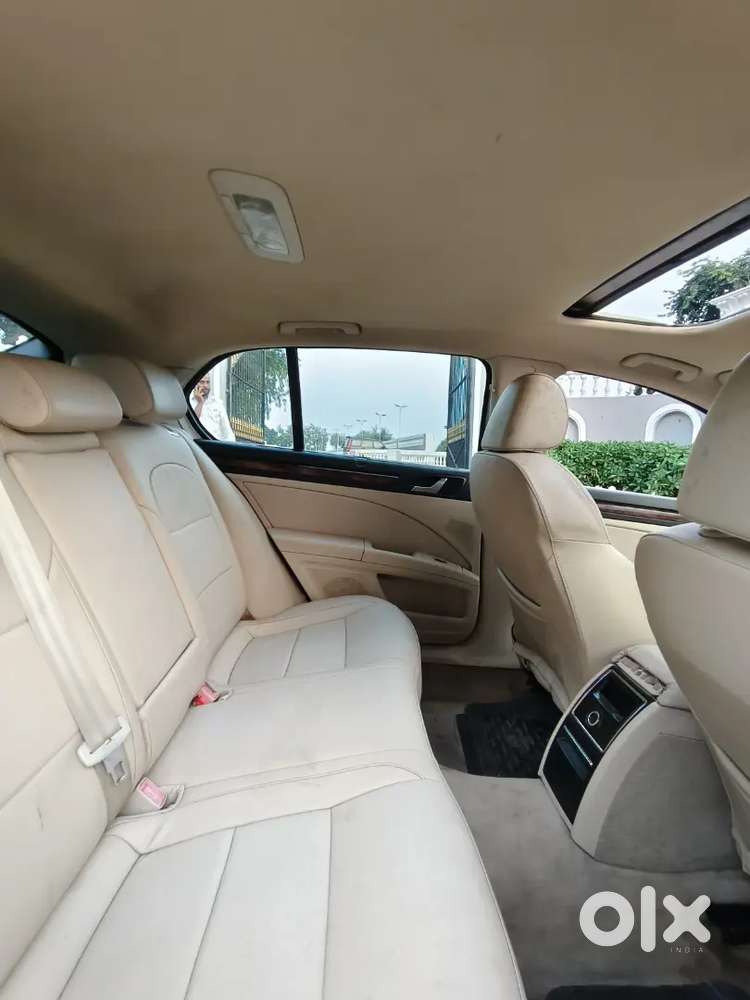 Skoda Superb Elegance 1.8 Tsi 1800cc 4 Cylinder  7 Speed Gearbox