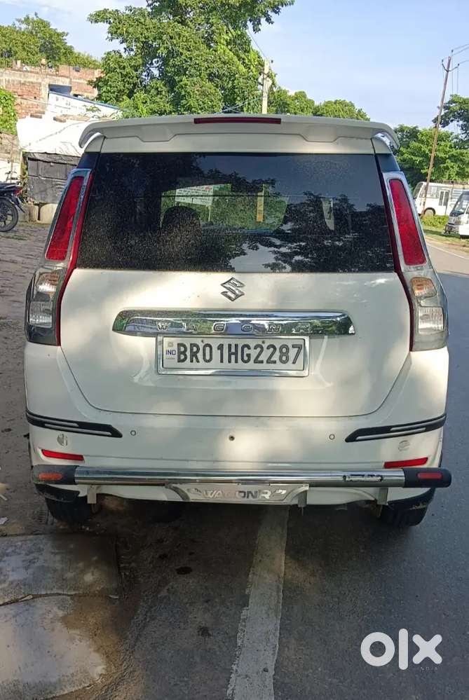 कार अच्छी है सिर्फ एक हाथ का चला हुआ है ,,
