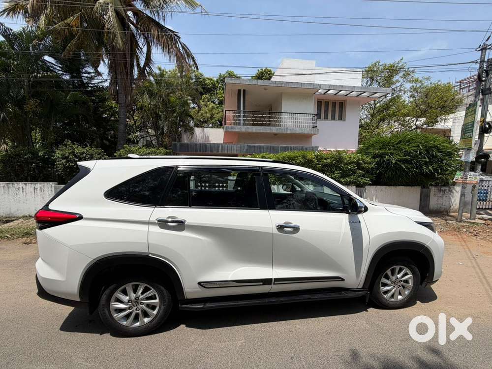 Toyota Innova Hycross 2.0 Vx Hybrid 7 Str, 2024, Petrol