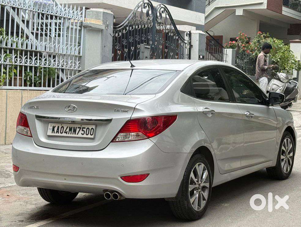 Hyundai Verna Fluidic 1.6 Vtvt Sx, 2014, Petrol