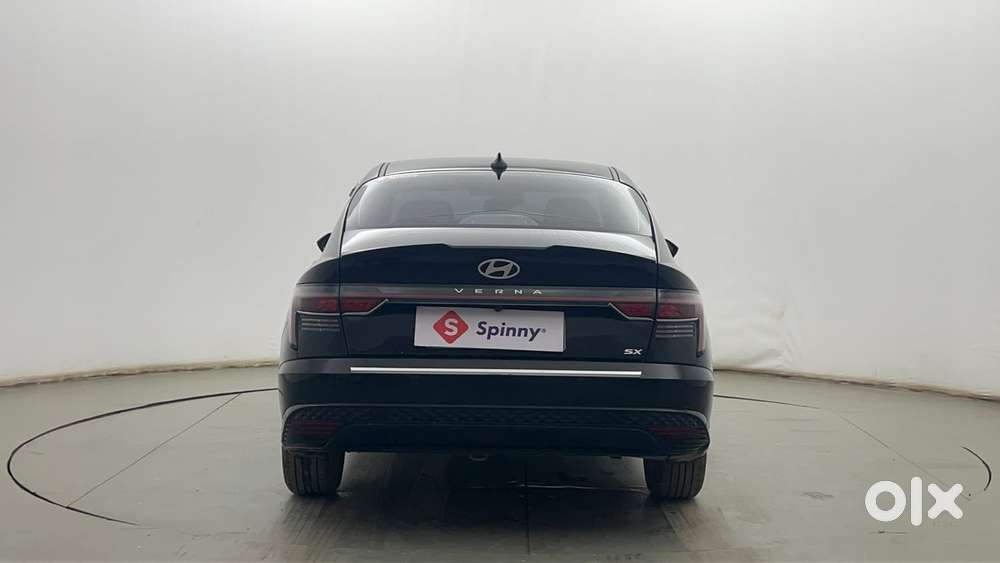 Hyundai Verna 1.5 Sx (o) Petrol Mt, 2023, Petrol