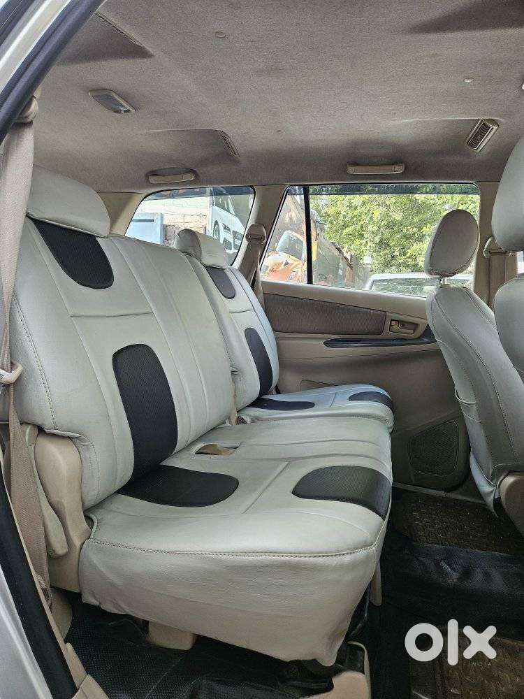 Toyota Innova 2.5 G (diesel) 8 Seater, 2006, Diesel
