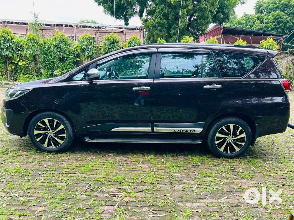Toyota Innova Crysta, 2022, Petrol